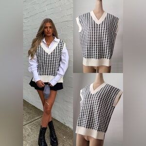 AmyEnjoyLife Houndstooth Sweater Vest, XL
